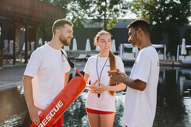 Individual Training vs. Group Training for Lifeguards: The Superior Choice